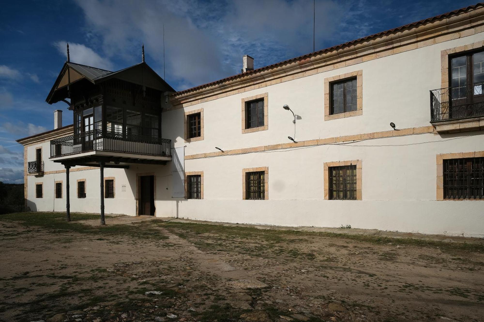 Casa Rural Palacio Conde De Aldana Con Piscina Entre Encinares Y Dehesas Terradillos Экстерьер фото