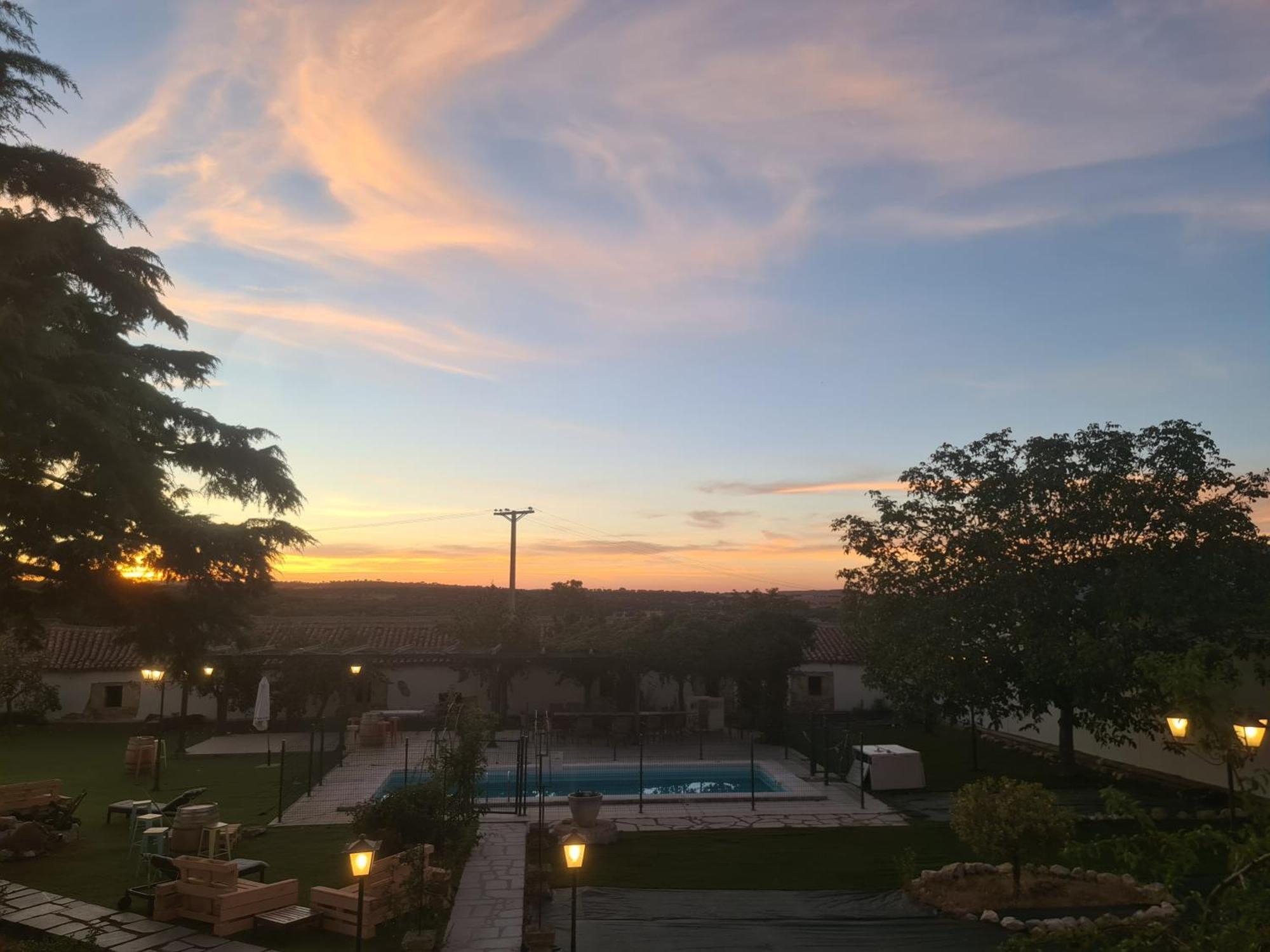 Casa Rural Palacio Conde De Aldana Con Piscina Entre Encinares Y Dehesas Terradillos Экстерьер фото