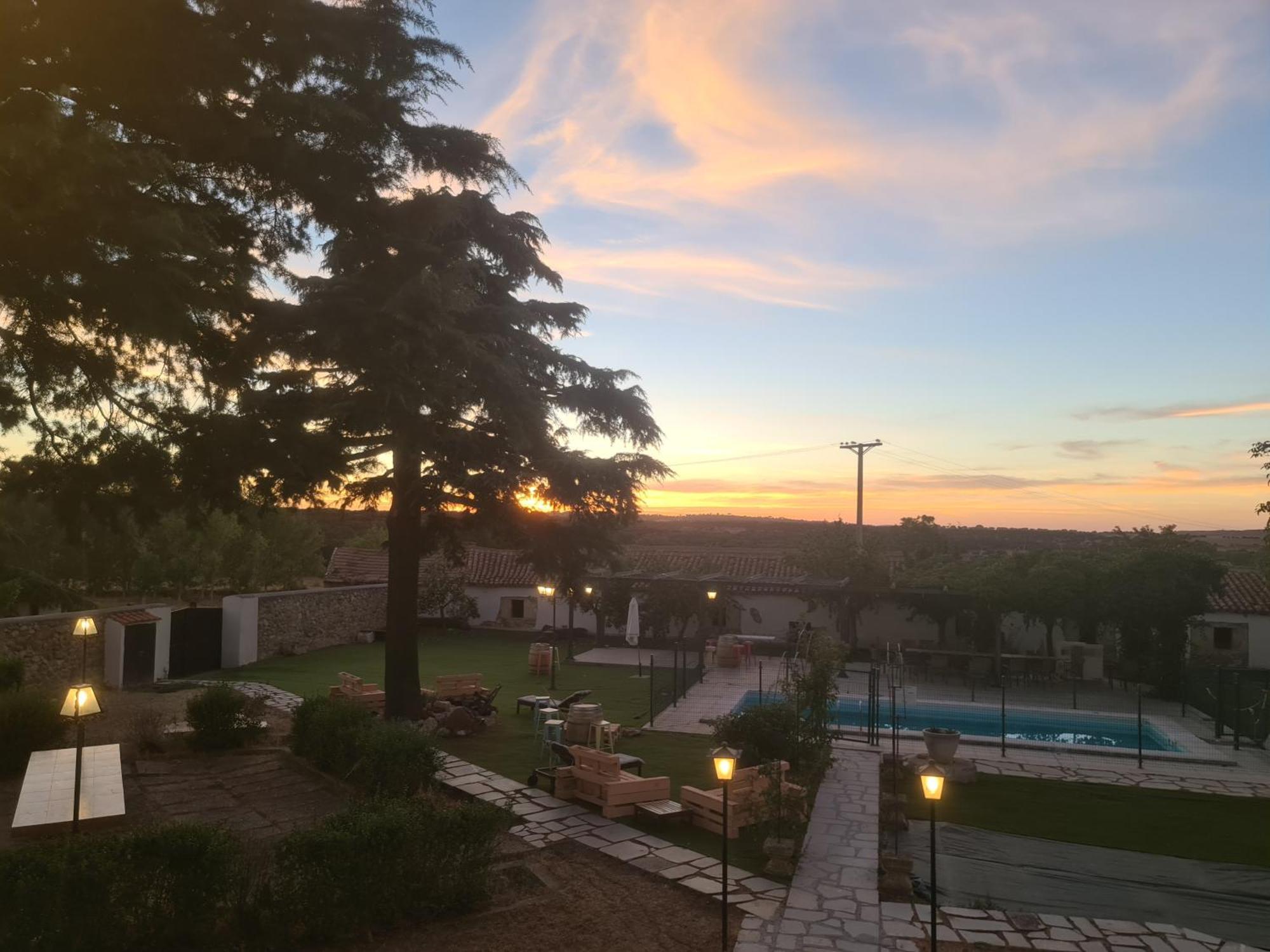 Casa Rural Palacio Conde De Aldana Con Piscina Entre Encinares Y Dehesas Terradillos Экстерьер фото