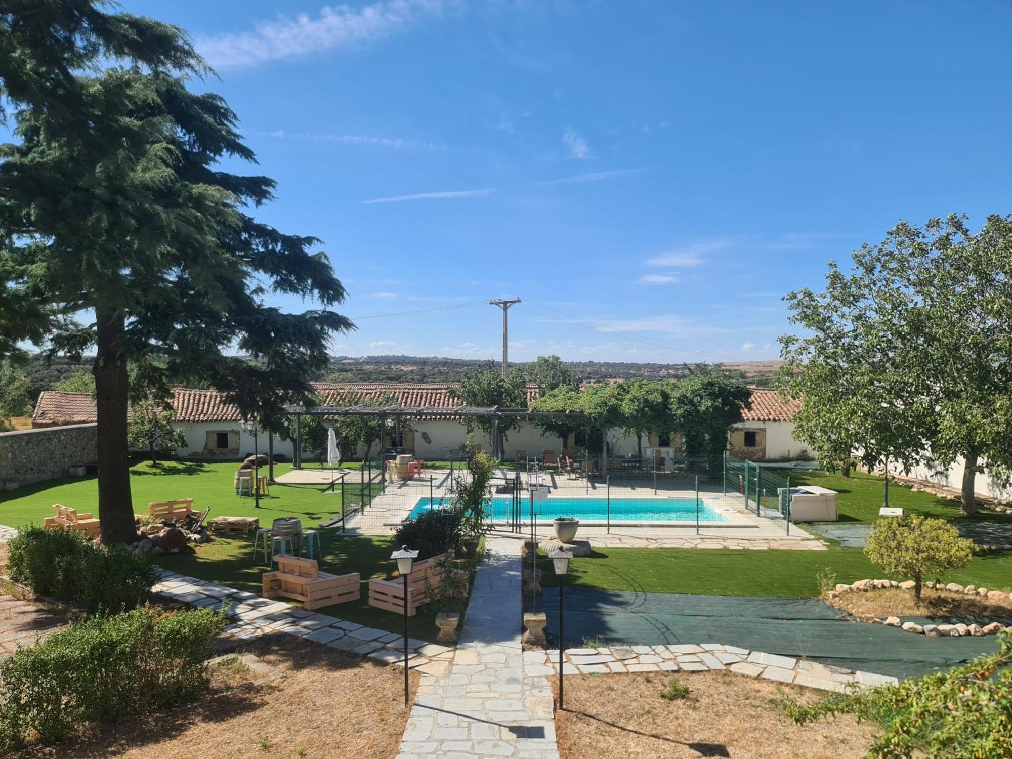 Casa Rural Palacio Conde De Aldana Con Piscina Entre Encinares Y Dehesas Terradillos Экстерьер фото